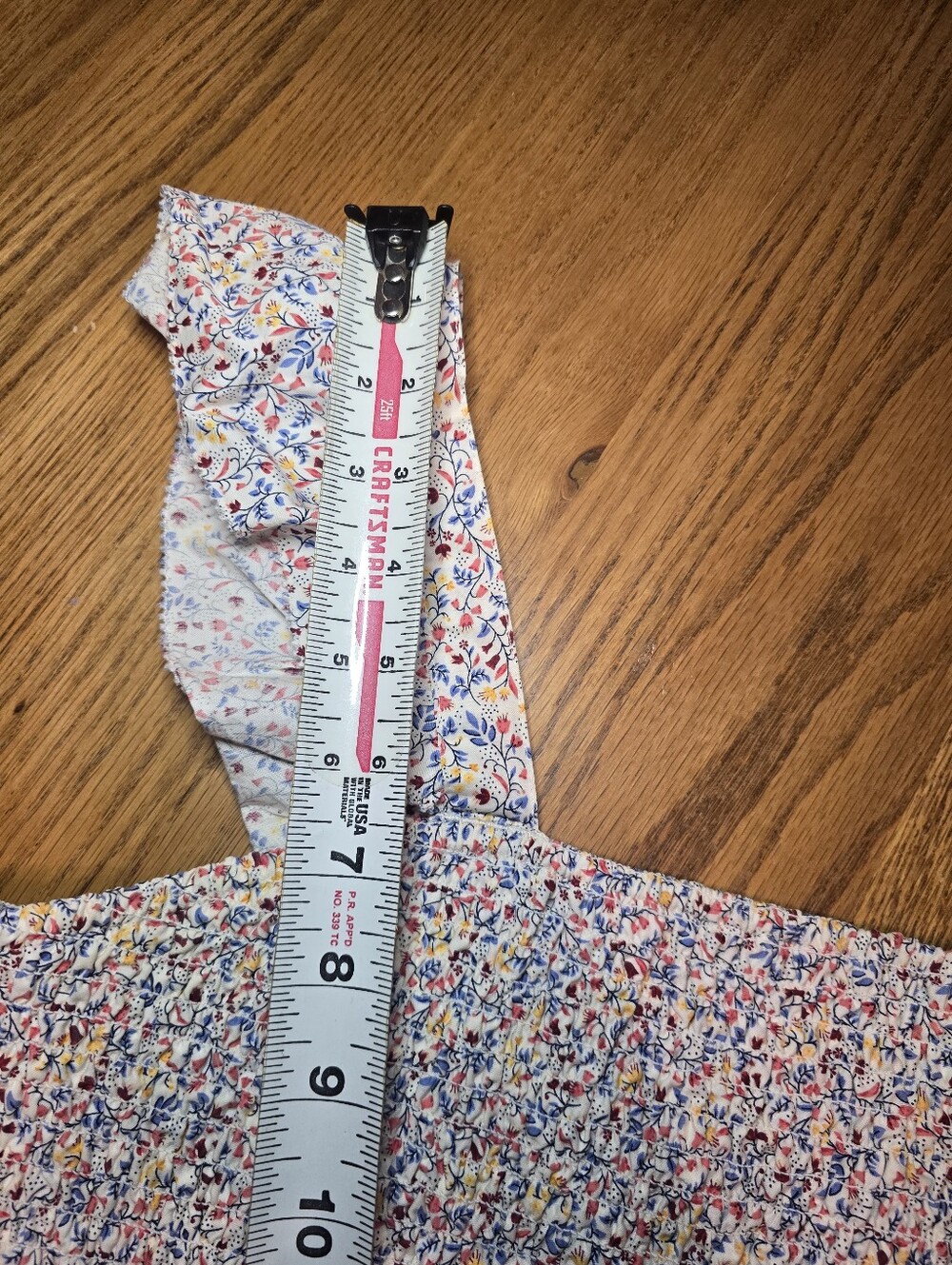 Old Navy Ruched Stretch Bodice Floral Cropped Flutter Sleeve Blouse Top Large - Picture 8 of 10
